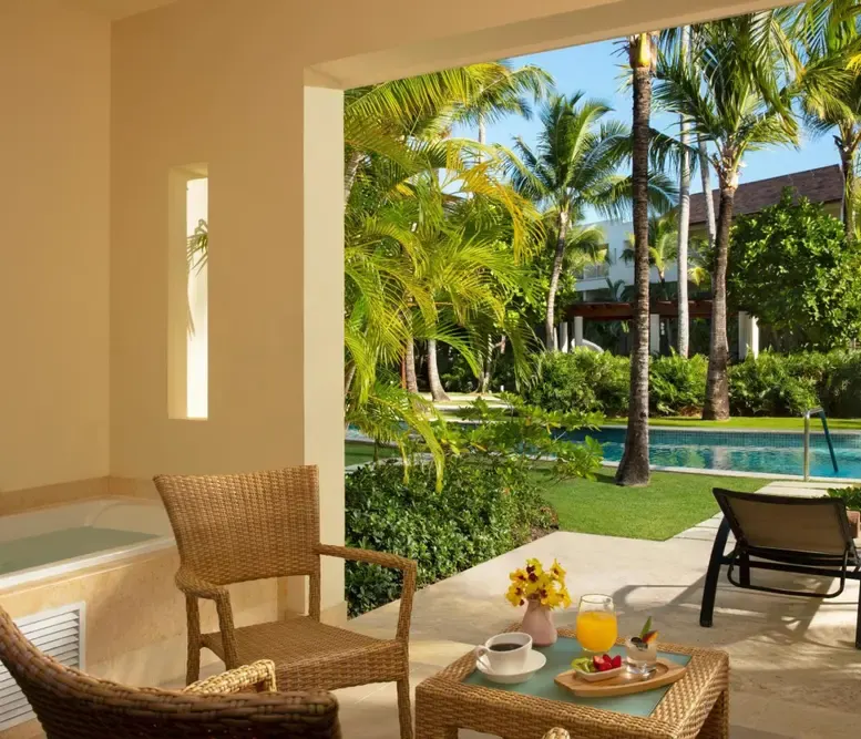 Preferred Club Deluxe Swim Up King at Dreams Royal Beach Punta Cana — photo supplied by the resort