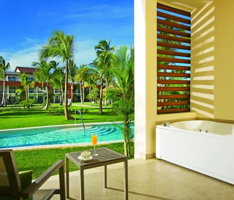 The Xhale Club Junior Suite Swim-up. — photo supplied by the resort