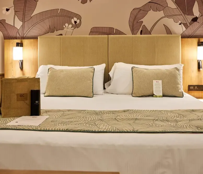 Beach Front Swim-up Suite - Elite Club +18 years old at Riu Palace Bavaro — photo supplied by the resort