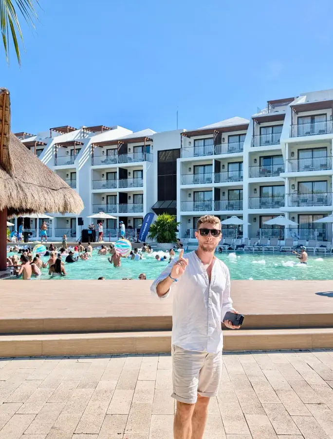 Oceans Riviera - pool