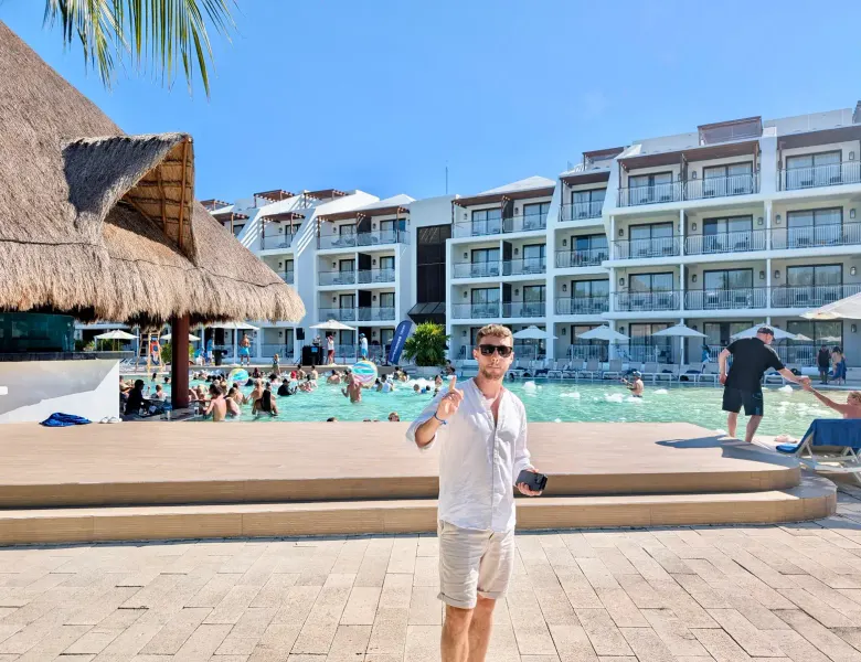 Oceans Riviera - pool