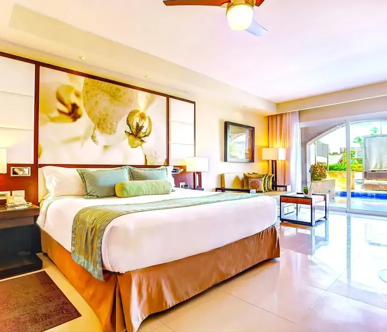 Luxury Swim out Room Diamond Club at Hideaway at Royalton Punta Cana — photo supplied by the resort
