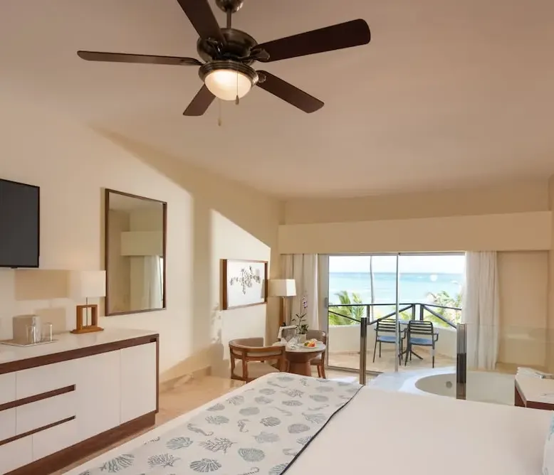 Junior Suite Premium Ocean Front with Jacuzzi at Impressive Premium Punta Cana — photo supplied by the resort