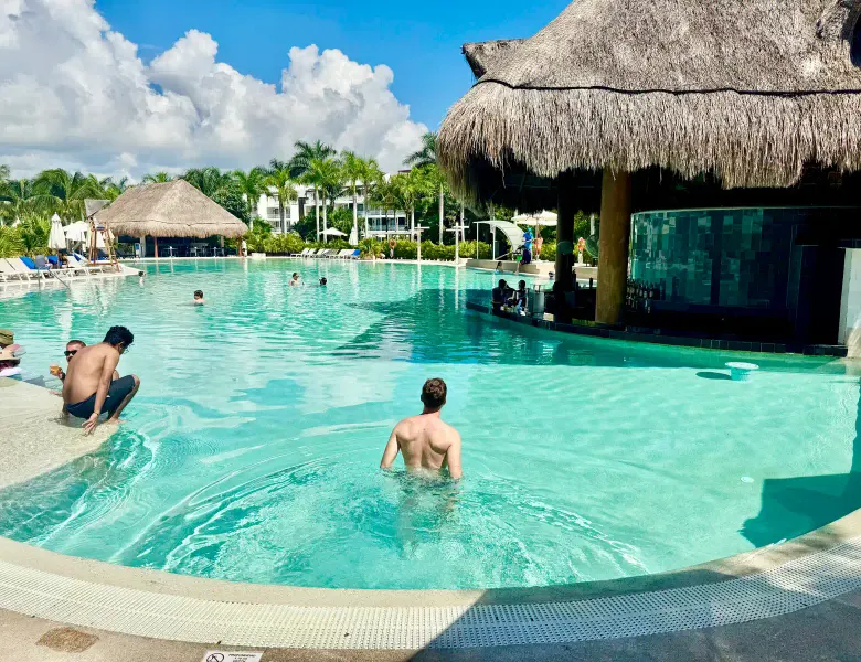 Oceans Riviera Paradise - pool