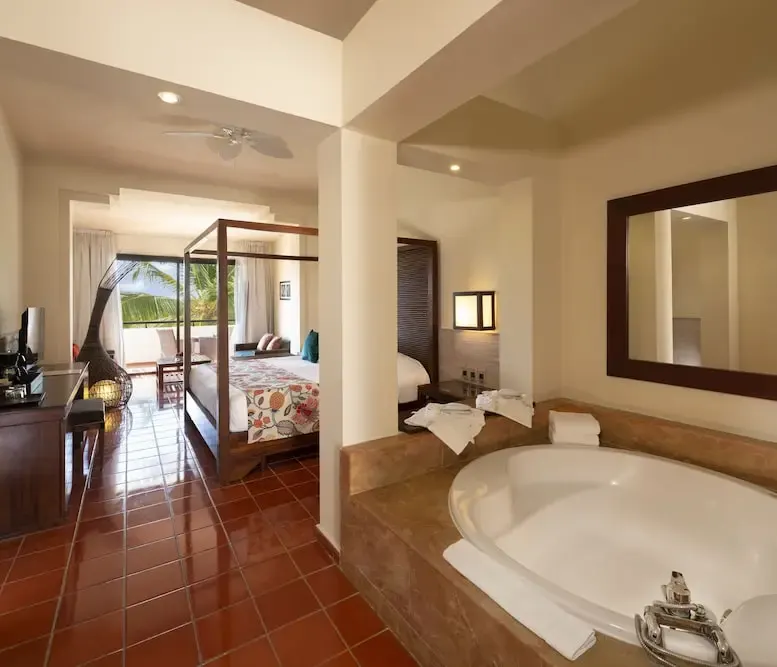 Privileged Deluxe & Swimming Pool at Catalonia Royal Bávaro Adults Only — photo supplied by the resort