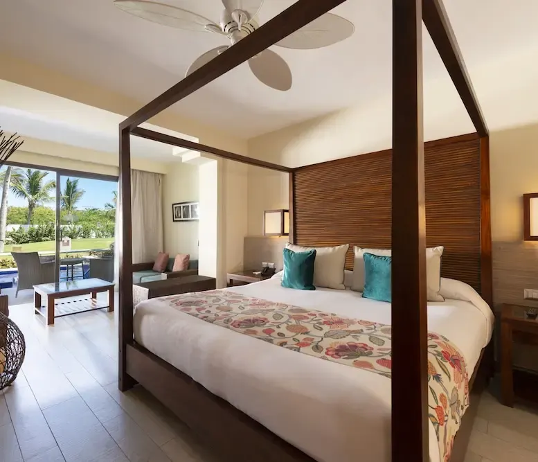 Privileged Deluxe & Swimming Pool at Catalonia Royal Bávaro Adults Only — photo supplied by the resort