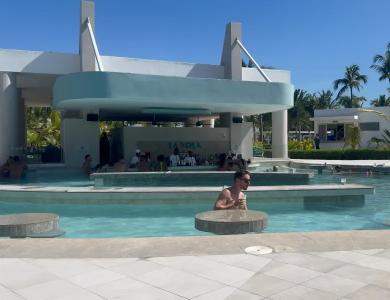 Swimupbar-RIU Palace Bavaro