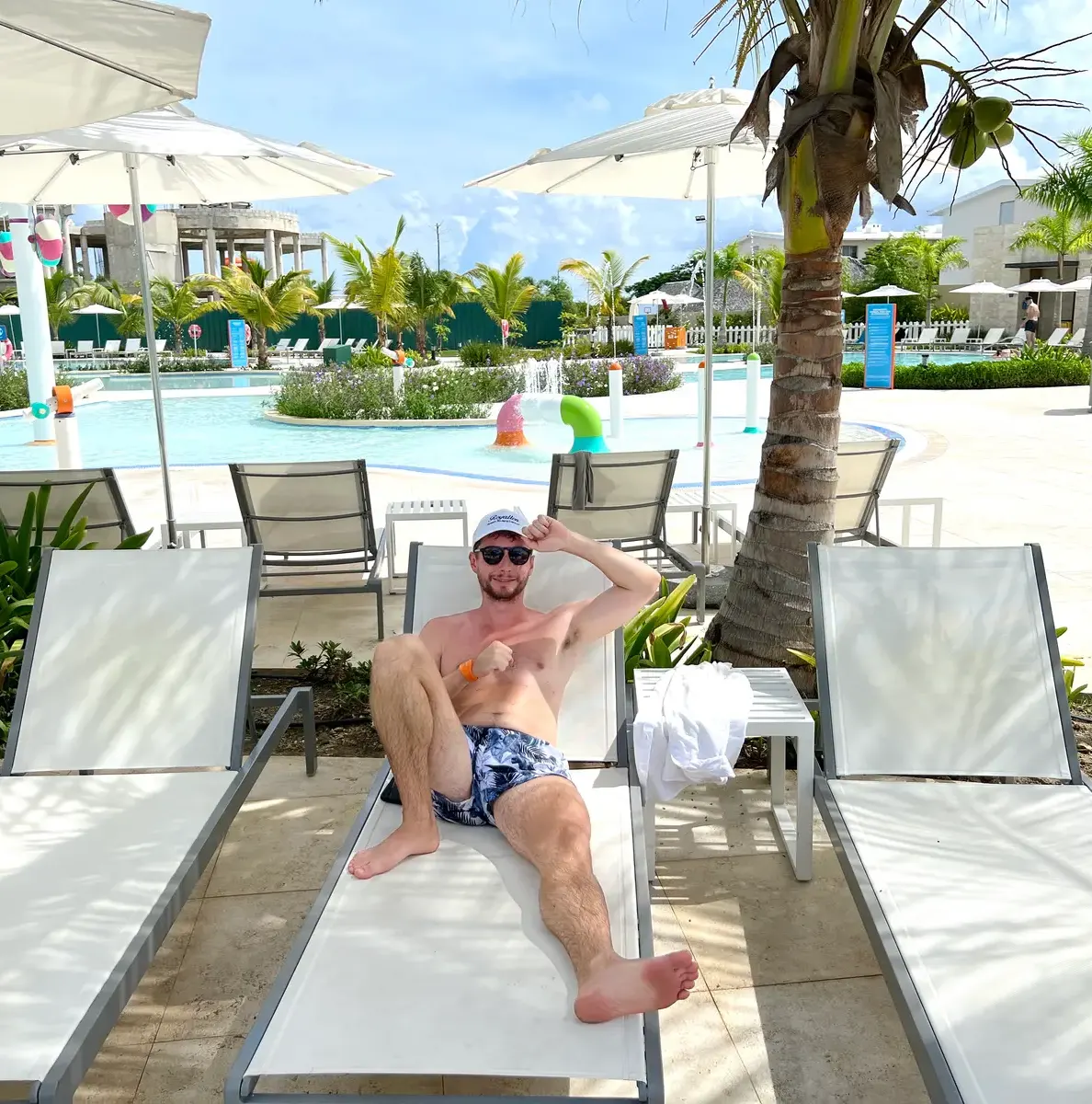 Nickelodeon Punta Cana - beach and pool area