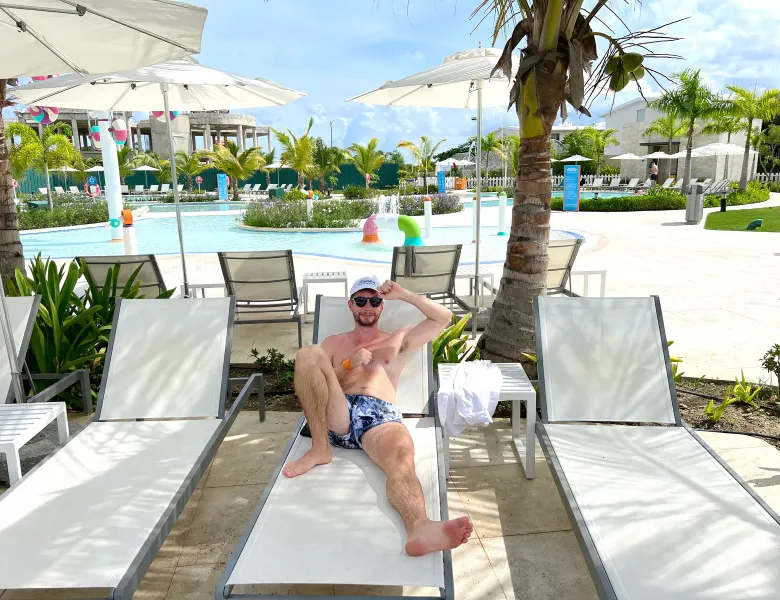 Nickelodeon Punta Cana - beach and pool area