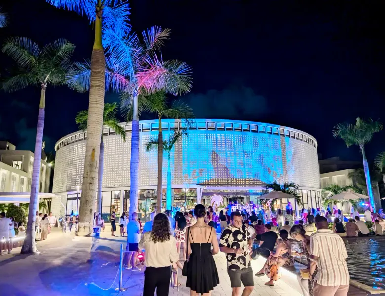 Oceans Riviera -central plaza party
