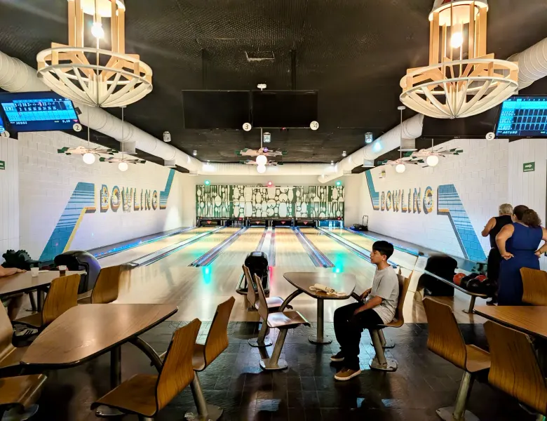 Oceans Riviera Paradise - bowling alley