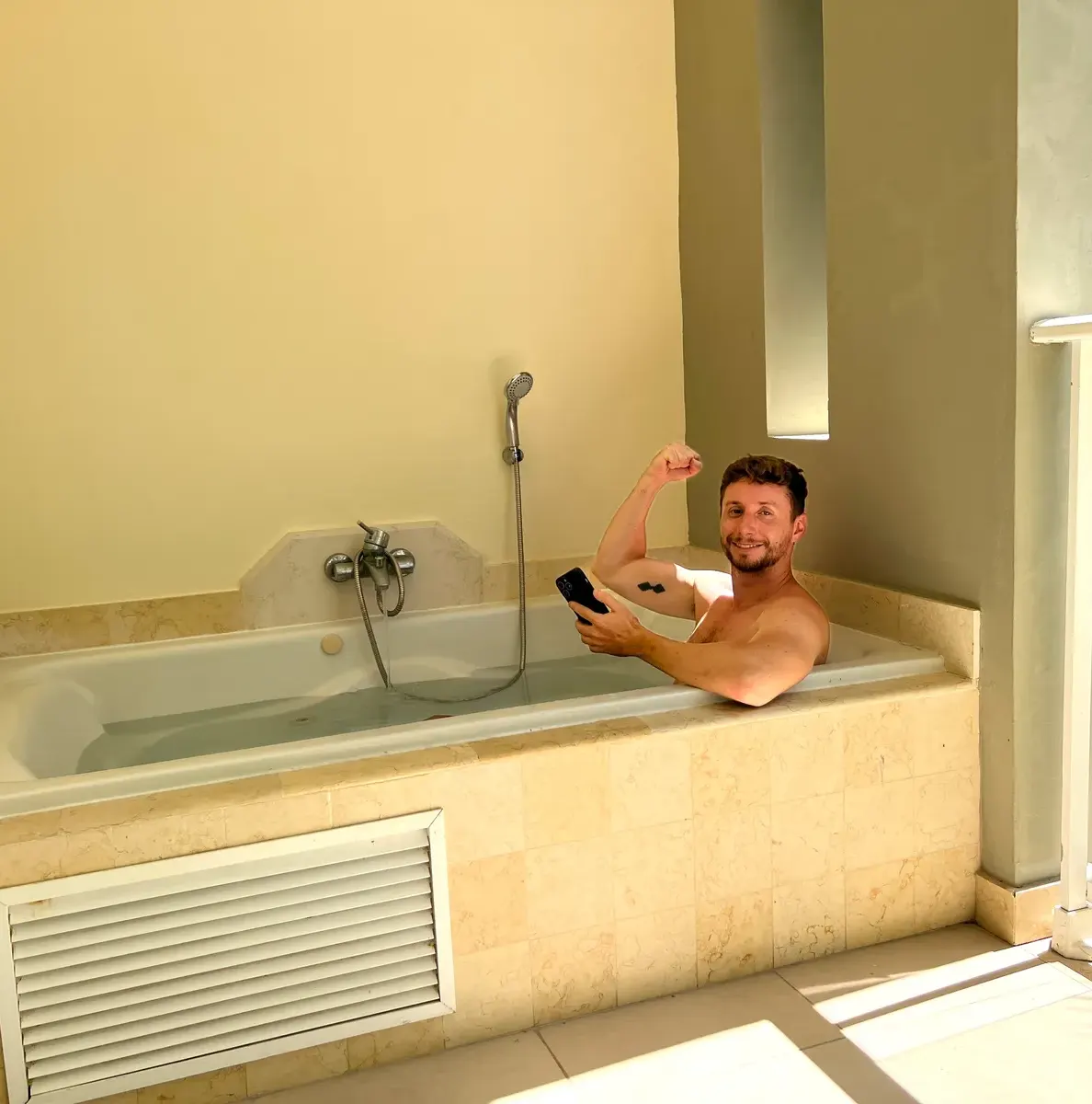 Dreams Royal Punta Cana - jacuzzi in room
