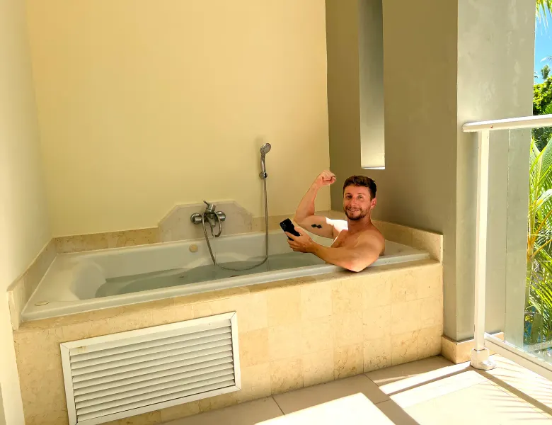 Dreams Royal Punta Cana - jacuzzi in room