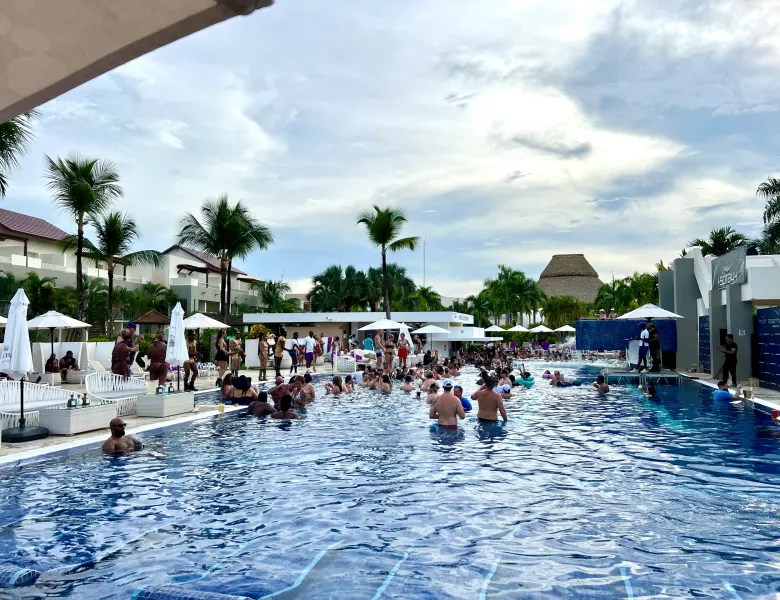 Main pool, Saturday
